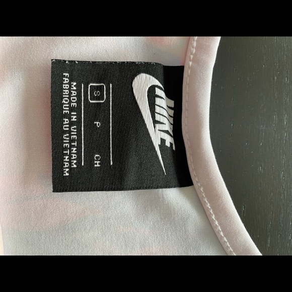 2/$15.Nike crop top sz S - Picture 4 of 4